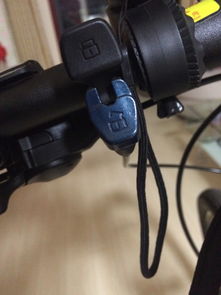 自行車鎖死與減震殘留的原因解析，以及左側鎖的奧秘
